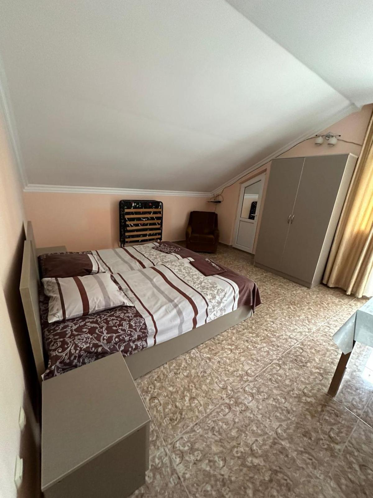 בית הארחה מחינג'אורי 	Shamil House מראה חיצוני תמונה
