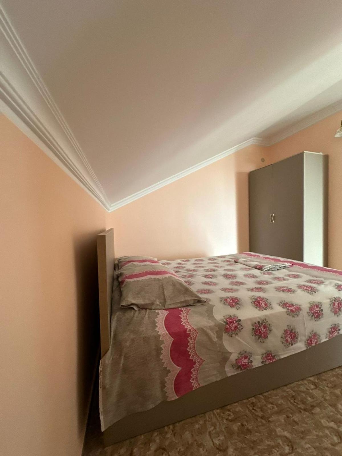 בית הארחה מחינג'אורי 	Shamil House מראה חיצוני תמונה