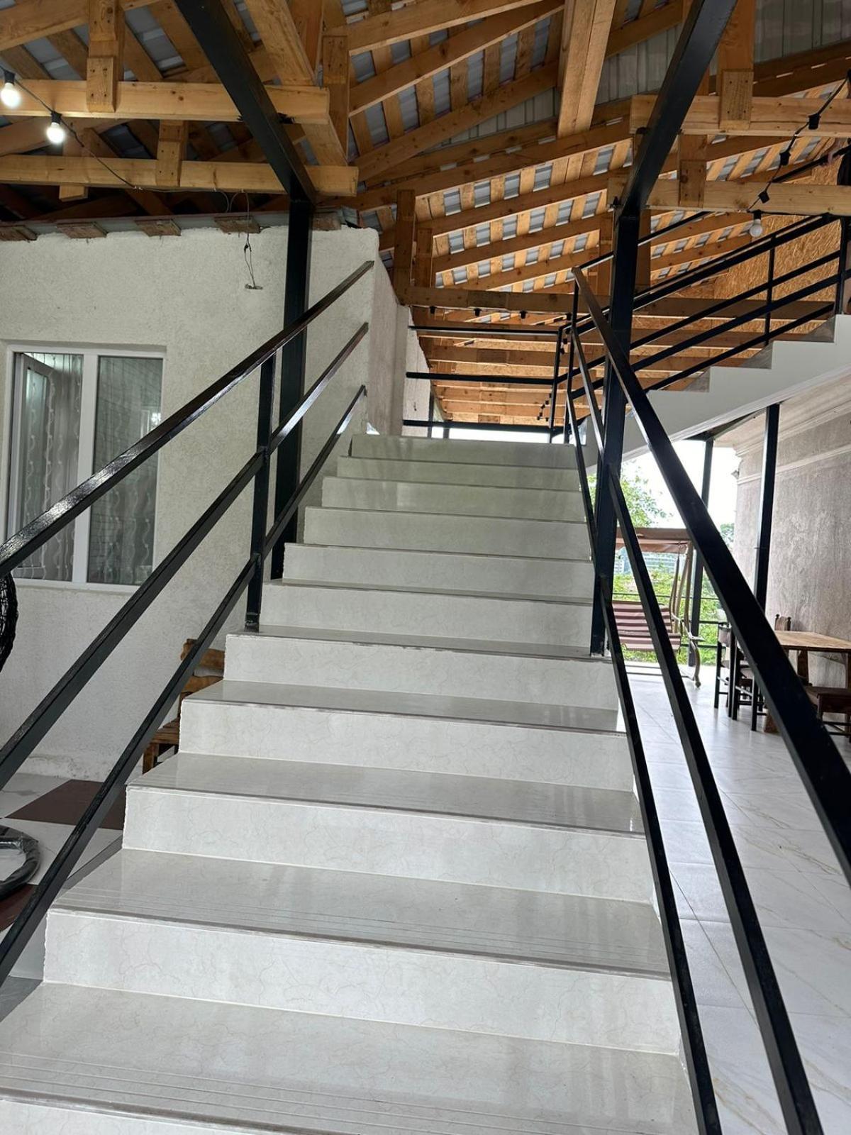 בית הארחה מחינג'אורי 	Shamil House מראה חיצוני תמונה
