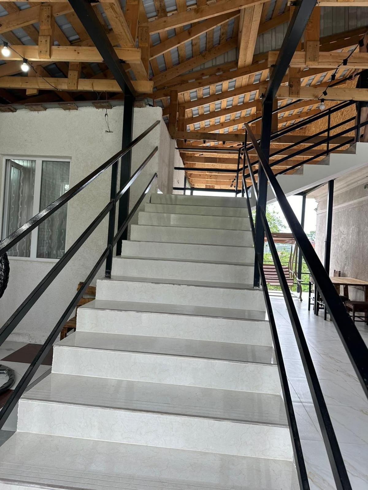 בית הארחה מחינג'אורי 	Shamil House מראה חיצוני תמונה